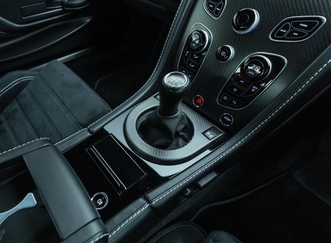 Aston Martin Vantage GT8 19