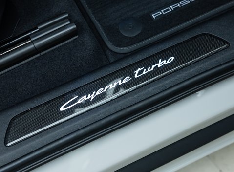 Porsche Cayenne TURBO E-HYBRID 27