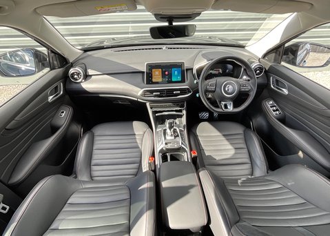MG HS 1.5 T-GDI PHEV TROPHY 13
