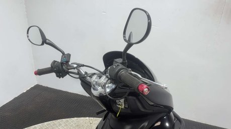 Honda PCX WW 2013 29K NEW MOT 125CC LEARNER SCOOTER SERVICED WARRANTY 17