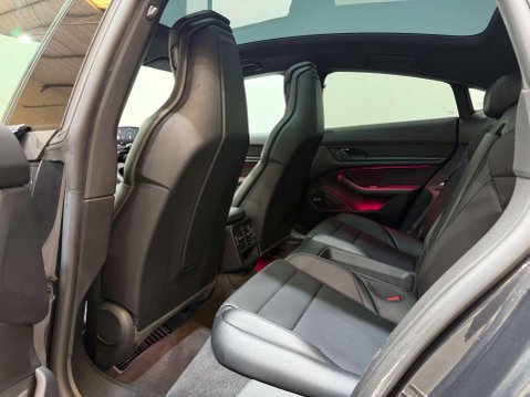 Porsche Taycan Performance 79.2kWh Saloon 4dr Electric Auto RWD (408 ps) 30