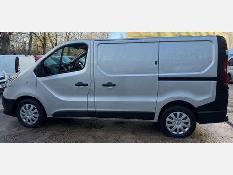 Renault Trafic 1.6 dCi 27 Business Panel Van 5dr Diesel Manual SWB Standard Roof Euro 6 (9 19
