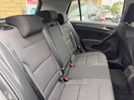 Volkswagen Golf E-GOLF 13