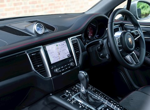Porsche Macan GTS 16