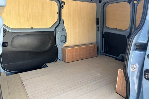 Renault Trafic SL28 Business Plus 130 ps dCi - Twin Side Loading Doors 10