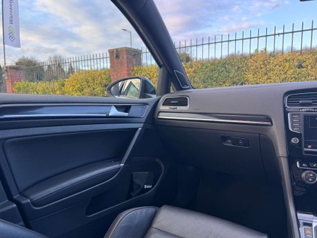 Volkswagen Golf 2.0 Golf R DSG 4WD 5dr 47