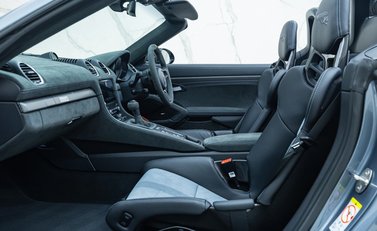 Porsche 718 SPYDER RS PDK 17