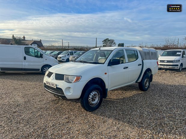 Mitsubishi L200 4Work | 2.5 LT | Double Cab | Cruise Control | NO VAT 2