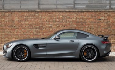 Mercedes-Benz AMG GT R GT R 2