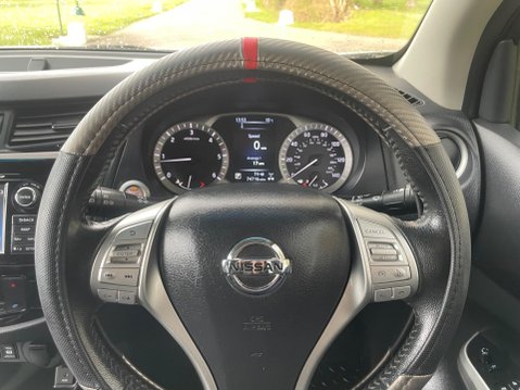Nissan Navara 2.3 dCi Tekna Auto 4WD Euro 6 4dr 33