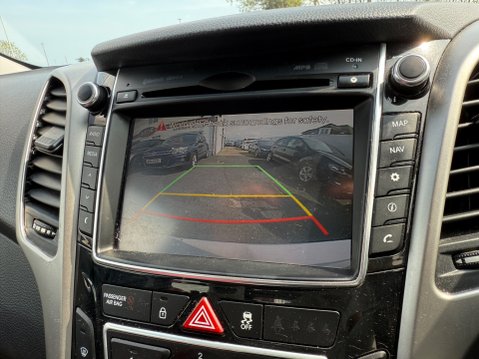 Hyundai i30 CRDI SE NAV BLUE DRIVE 13