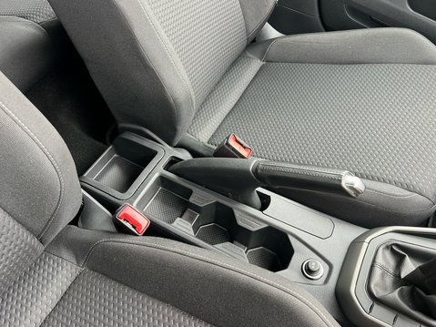 Volkswagen Polo SE EVO 27