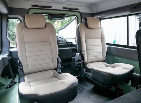 Land Rover Defender 110 Heritage Station Wagon 14