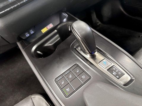 Lexus Ux 300e 72.8kWh Takumi SUV 5dr Electric Auto (204 ps) Sat Nav 17
