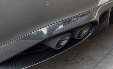 Aston Martin Vanquish S 28