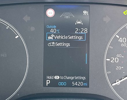 Toyota Yaris ICON HEV CVT 33