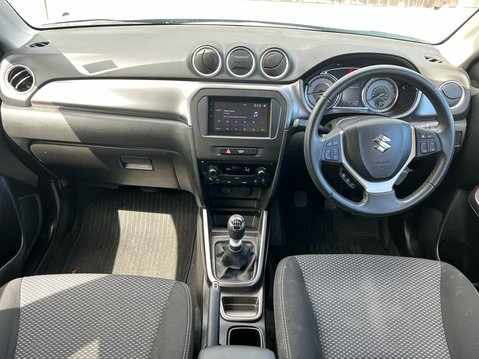 Suzuki Vitara SZ-T BOOSTERJET MHEV 10