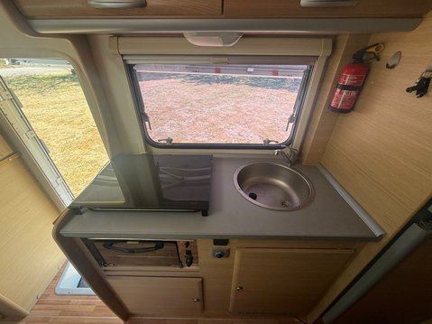 Ford Transit ROLLER TEAM AUTO ROLLER 600G 6 BERTH GARAGE 10