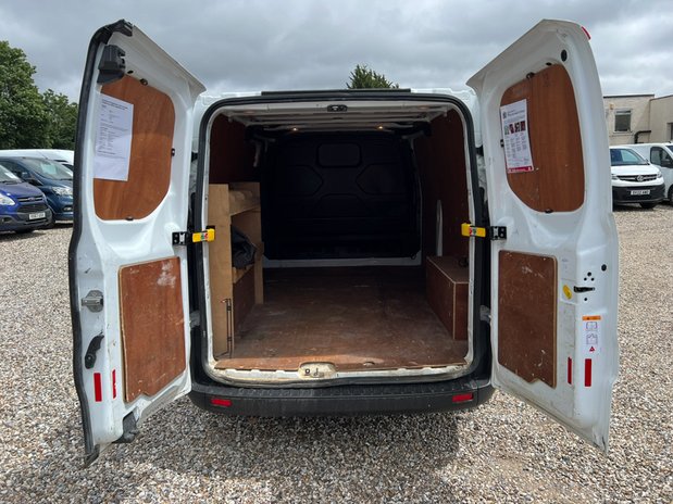 Ford Transit Custom LWB L2H1 Low Roof Leader 320 Air Con EURO 6 NO VAT 9
