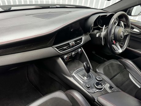 Alfa Romeo Giulia 2.9 V6 Bi-Turbo Quadrifoglio Saloon 4dr Petrol Auto Euro 6 (s/s) (510 ps) 44