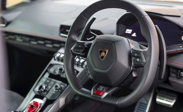 Lamborghini Huracan LP 580-2 11