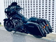 Harley-Davidson Street Glide Street Glide Special 1868 22