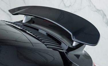 Porsche 911 Turbo S (992) 32