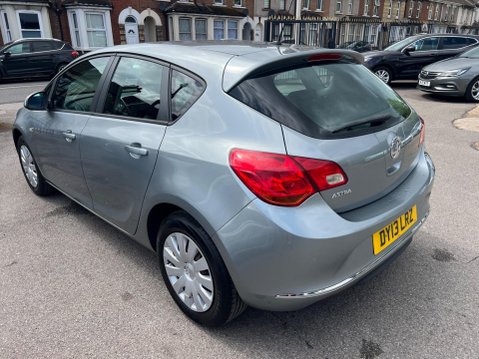 Vauxhall Astra 1.4 16v Exclusiv Euro 5 5dr 3
