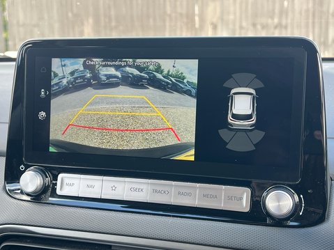 Hyundai KONA PREMIUM 22