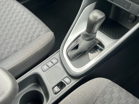 Toyota Yaris ICON FHEV 28