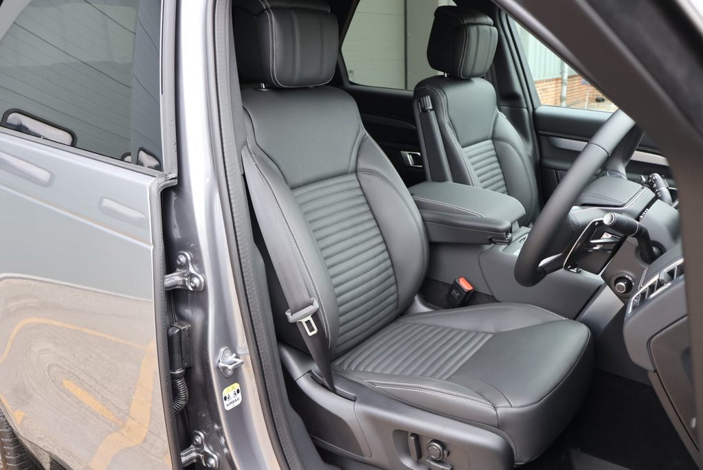 Land Rover Discovery 2026 COMMERCIAL DYNAMIC HSE STYLED BY SEEKER  GENUINE REAR SEATS FITTED  16