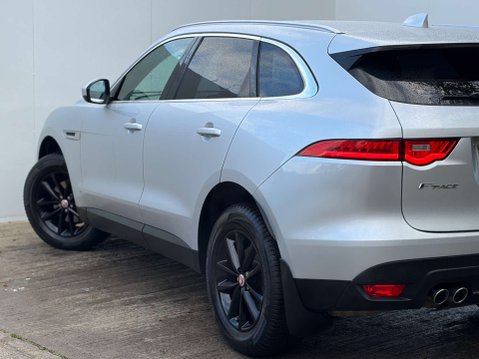 Jaguar F-Pace 2.0 F-PACE Prestige AWD D Auto 4WD 5dr 52