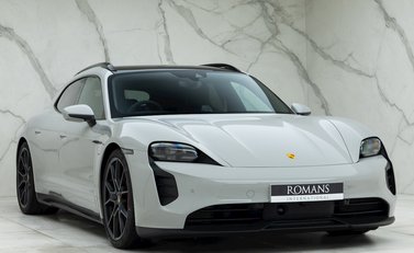 Porsche Taycan GTS Sport Turismo 1