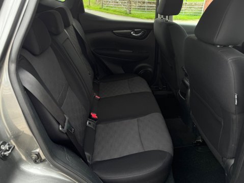 Nissan Qashqai 1.2 DIG-T N-Connecta 2WD Euro 6 (s/s) 5dr 15