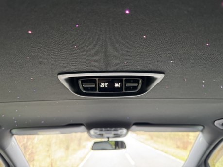 Mercedes-Benz V Class V250D AMG Line Auto Diesel Extra Long Wheelbase 8 SEATER/360 CAM/SAT NAV 32