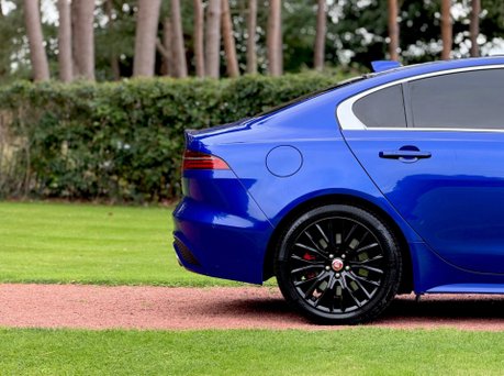 Jaguar XE R-DYNAMIC HSE 28