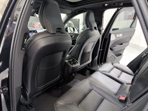 Volvo XC60 B5 ULTRA BLACK EDITION AWD 77