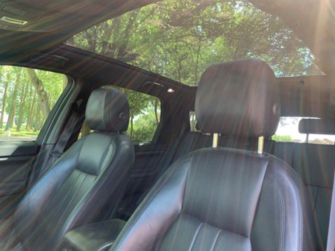 Land Rover Discovery Sport TD4 HSE BLACK 7
