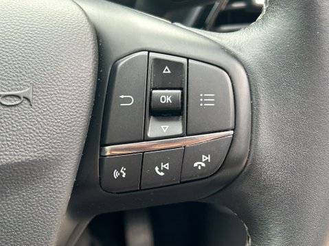 Ford Fiesta TITANIUM 32