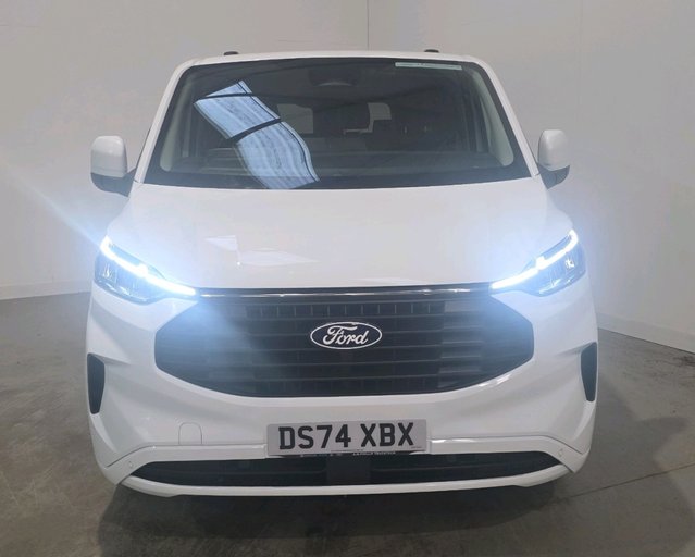 Ford Transit Custom TRANSIT CUSTOM 320 L2 DIESEL FWD 2.0 Eco Blue 136ps H1 Limited 9 Seater
