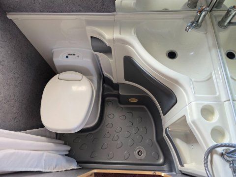 Autocruise Starblazer Motor Home 38