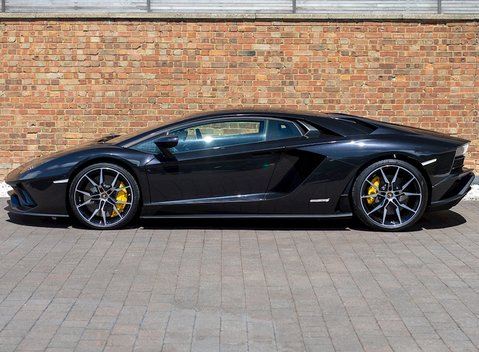 Lamborghini Aventador S LP740-4 2