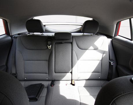 Hyundai IONIQ PREMIUM MHEV 9