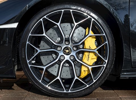 Lamborghini Huracan LP640-4 EVO 10