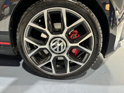 Volkswagen Up 1.0 TSI up! GTI 16