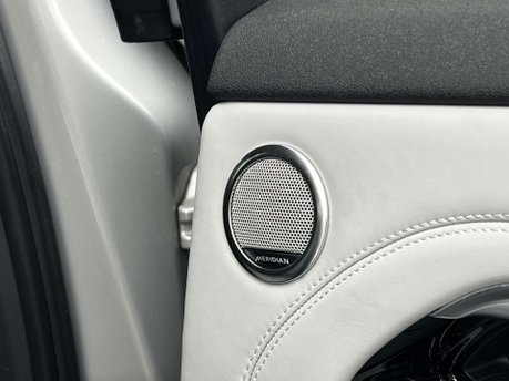 Land Rover Range Rover Evoque 2.0 Range Rover Evoque R-Dynamic HSE Auto 4WD 5dr 17