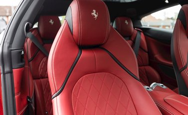 Ferrari GTC4 Lusso T 13