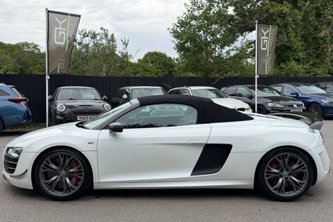 Audi R8 GT QUATTRO V10 SPYDER - 1 OF 33 - BUCKET SEATS -CERAMIC BRAKES 9