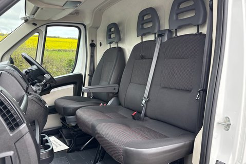 Citroen Relay 35 L2H2 Enterprise Panel Van with Tail Lift 3