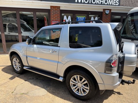 Mitsubishi Shogun DI-D BARBARIAN SWB DEMO PLUS 1 OWNER 2